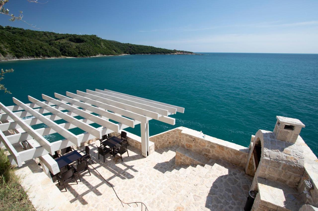 Royal Bay Apartment Добра вода Екстериор снимка