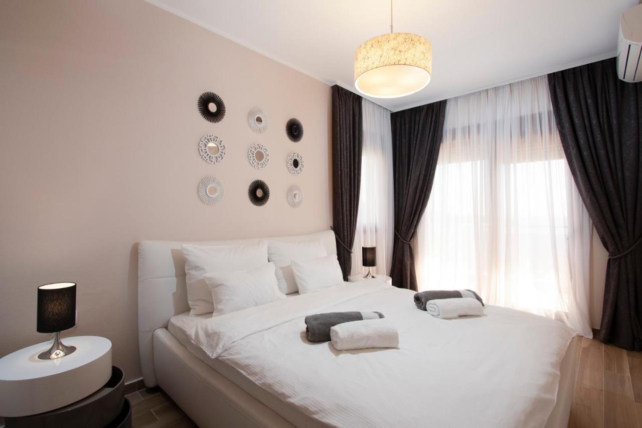Royal Bay Apartment Добра вода Екстериор снимка