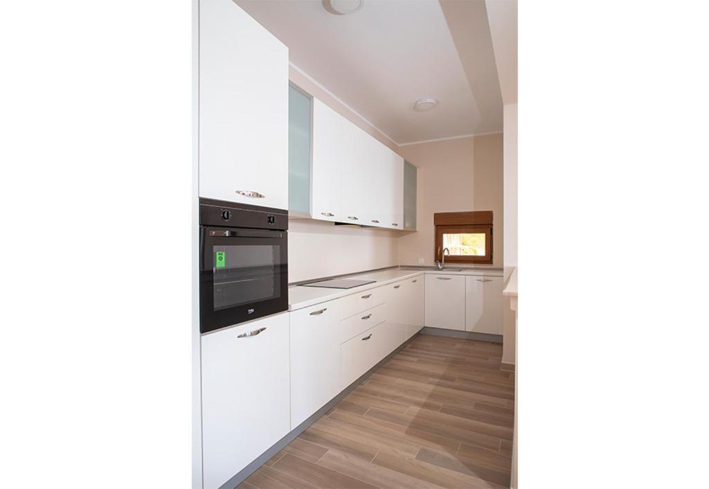 Royal Bay Apartment Добра вода Екстериор снимка