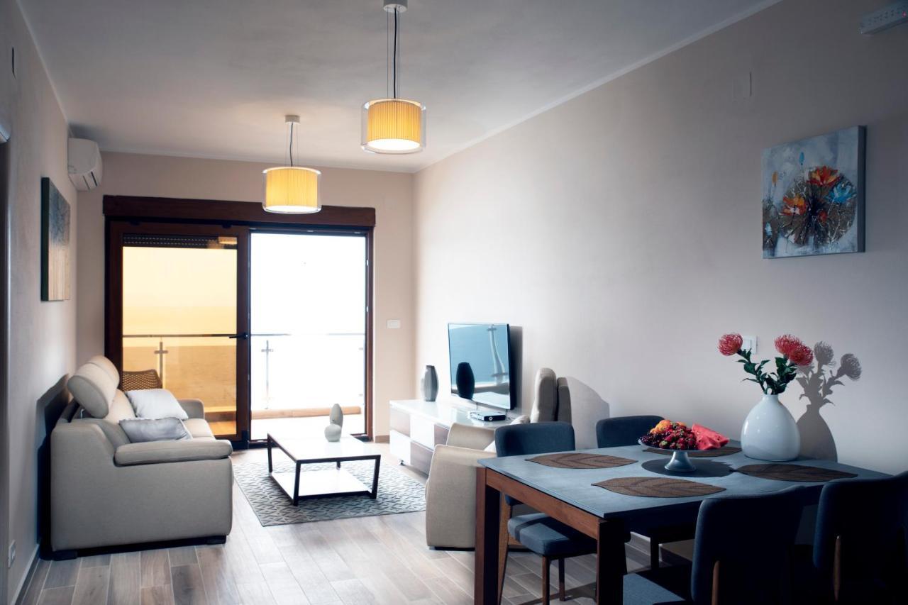 Royal Bay Apartment Добра вода Екстериор снимка
