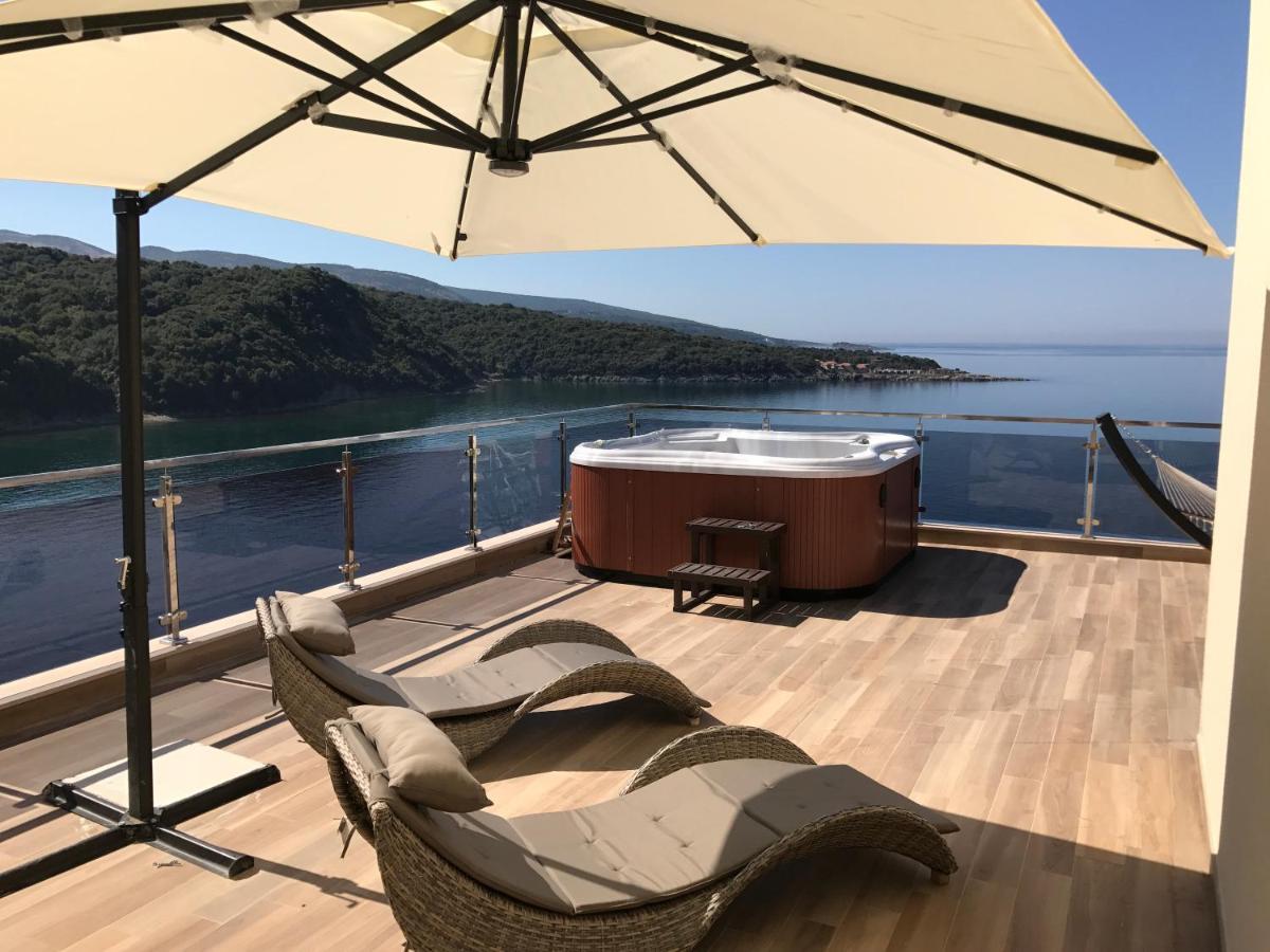 Royal Bay Apartment Добра вода Екстериор снимка