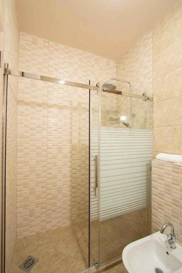 Royal Bay Apartment Добра вода Екстериор снимка