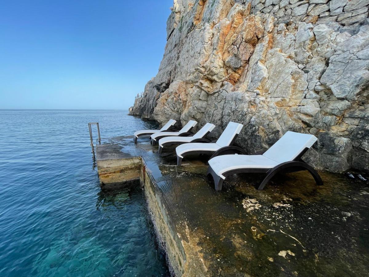 Royal Bay Apartment Добра вода Екстериор снимка